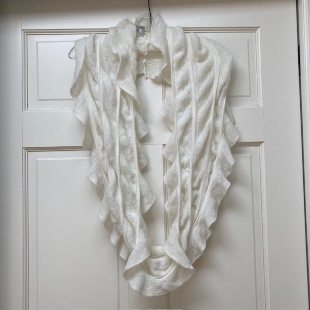 CLEARANCE-Charolotte Russe cream knit ruffle infinity scarf